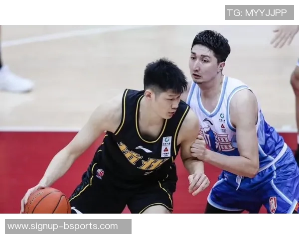 胡金秋：从青涩新星到CBA赛场的统治者，见证篮球梦想的蜕变与辉煌